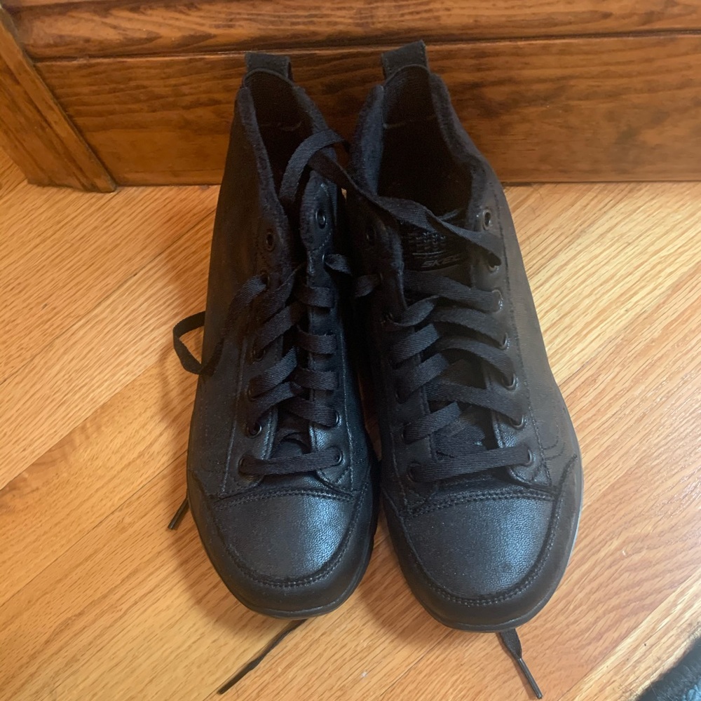 Sneaker boots